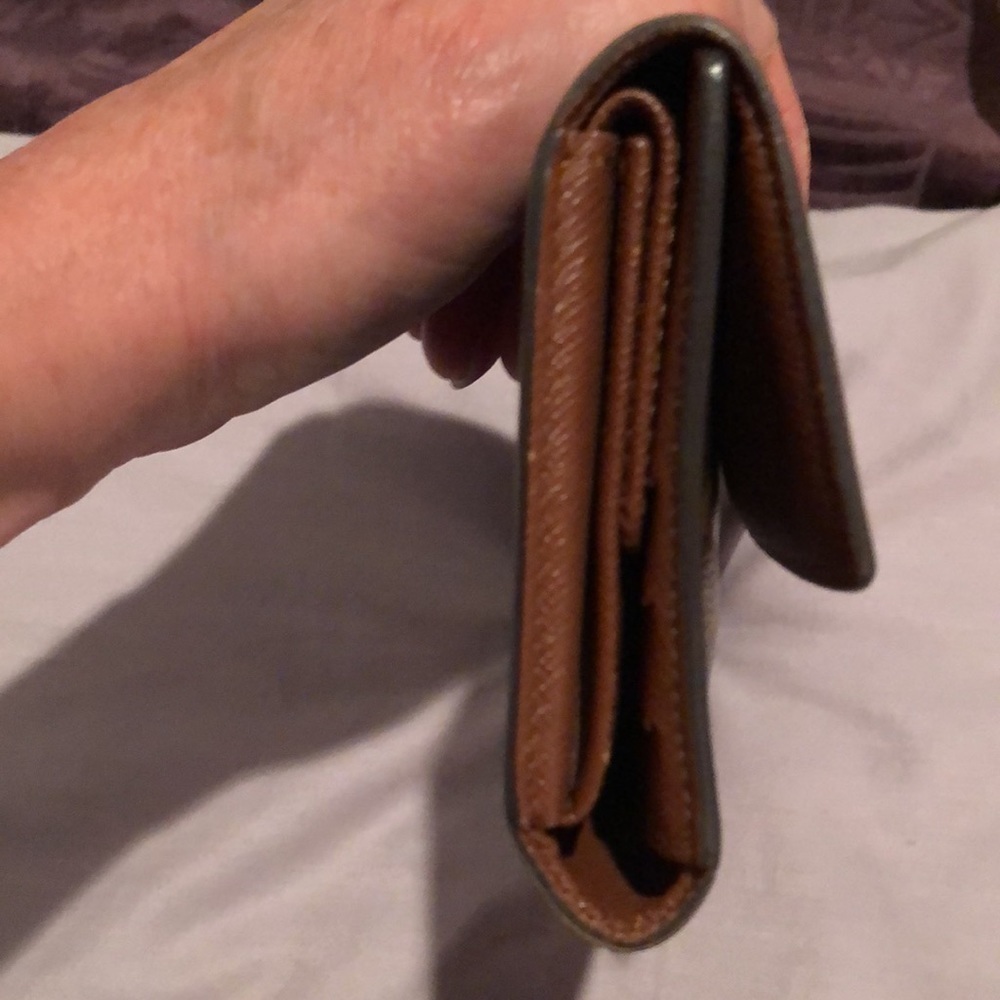 Louis Vuitton International Wallet - Picture 4 of 10